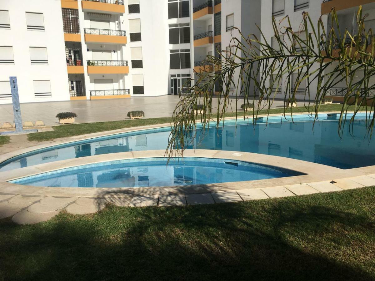 Quiet Apartment Overlooking The Swimming Pool Armação de Pêra Екстериор снимка