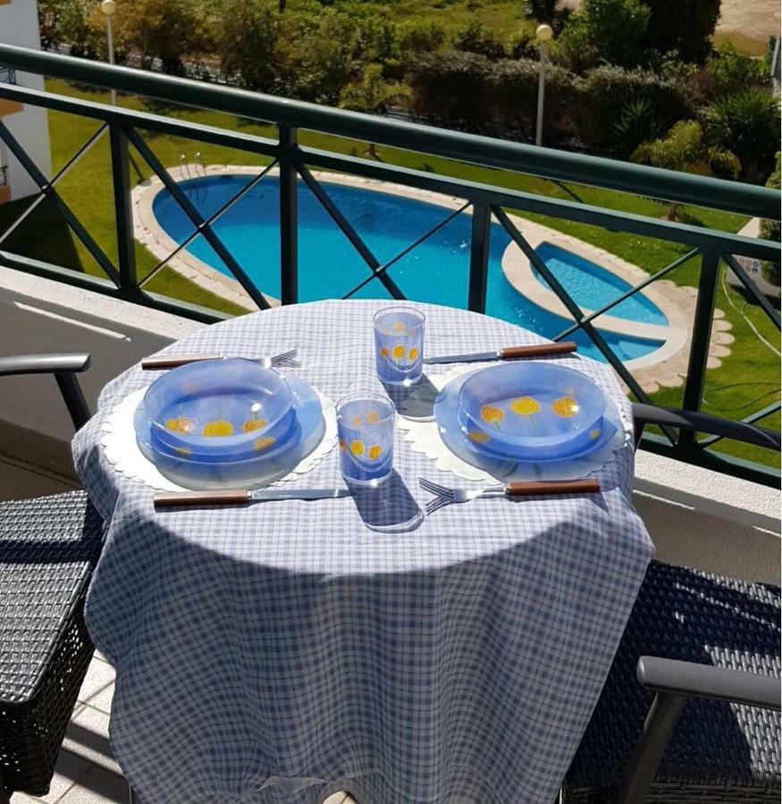 Quiet Apartment Overlooking The Swimming Pool Armação de Pêra Екстериор снимка